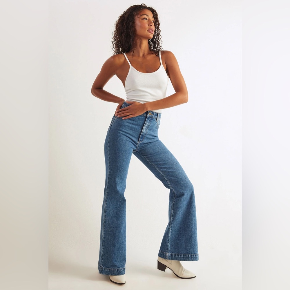 Rollas East Coast Flare Size 29 Sadie Blue